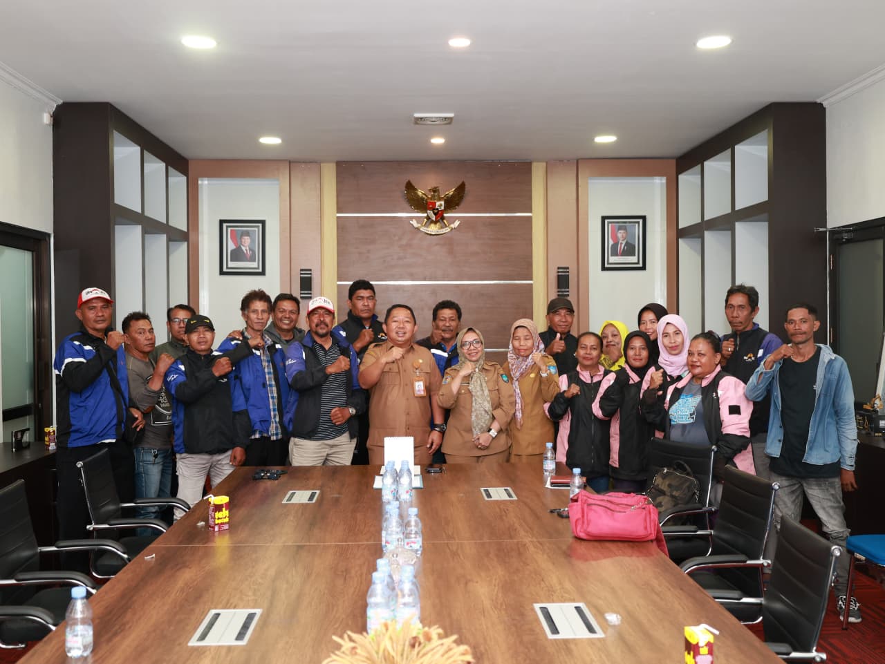 Pemkot Ternate dan Dinas Koperasi Bahas Legalitas Ojek Pangkalan dan Pengembangan Aplikasi Online